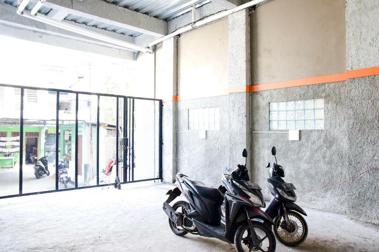 Reddoorz Near Mangga Dua Square Otel Cakarta Dış mekan fotoğraf